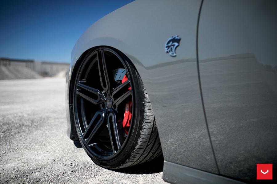 Додж Чарджер Wheels Vossen