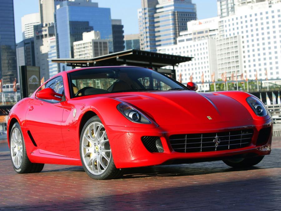 Ferrari 599 GTB Fiorano красный