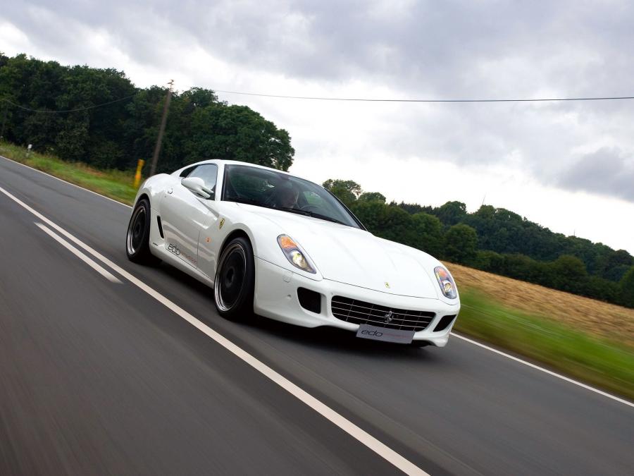 Ferrari 599 GTB Fiorano белая