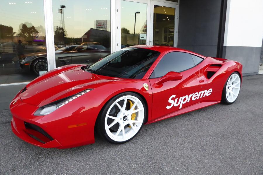 Ferrari 488 GTB белая