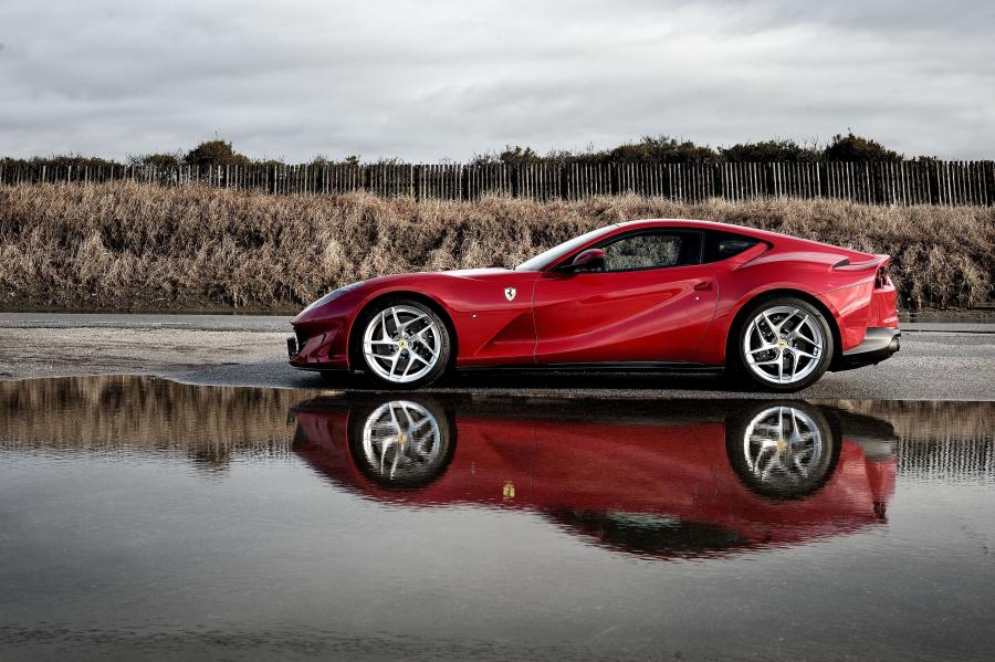 Ferrari 812 superfast фото