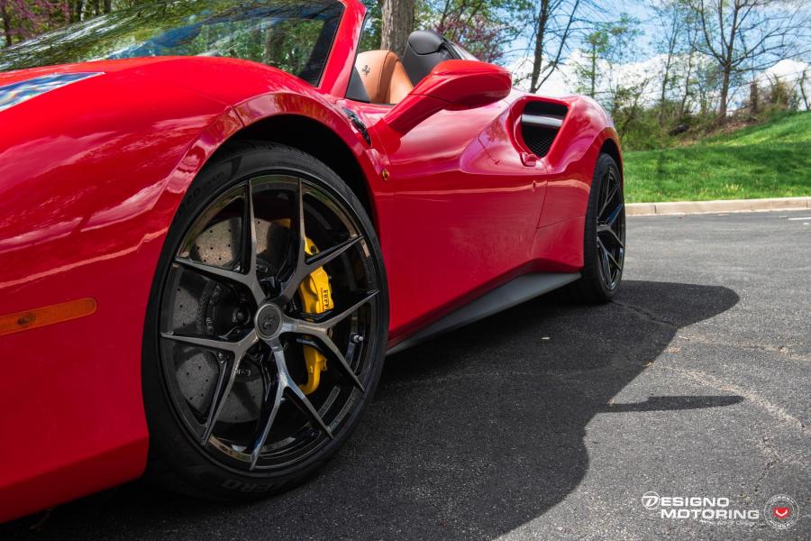 Детали экстерьера Ferrari 488 Spider by Designo Motoring on Vossen ...