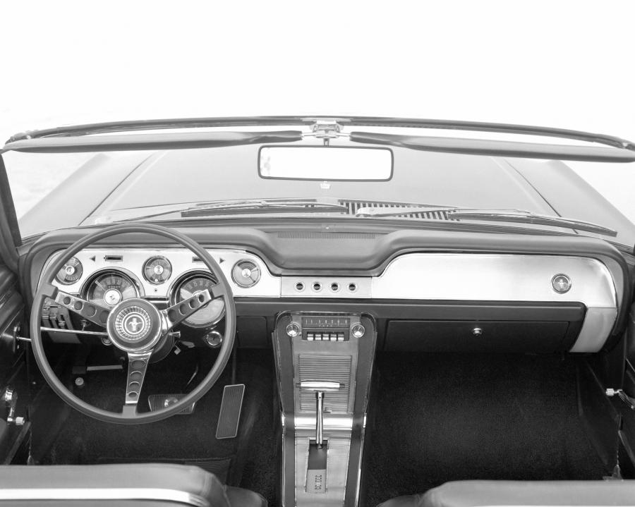 1967 ford mustang descapotable interior