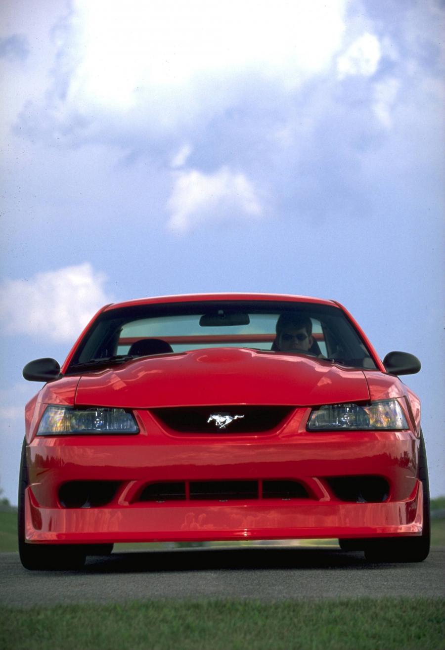 Ford Mustang SVT Cobra r 2000