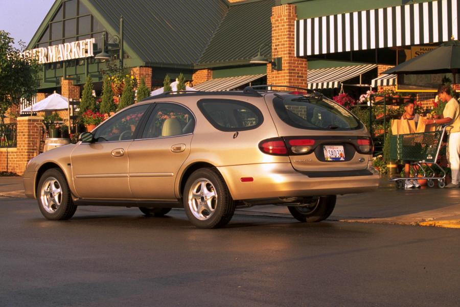 Ford Taurus Lowrider