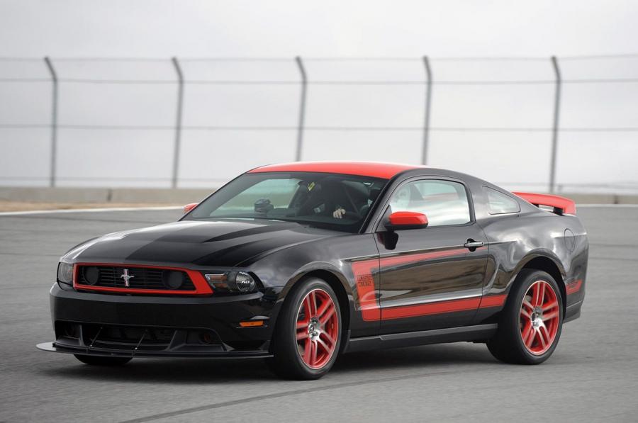 Ford Mustang Boss 302 2013 Black Red