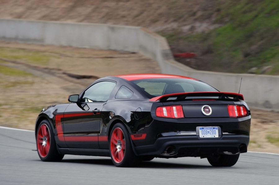 Ford Mustang Boss 302 2013 Black Red