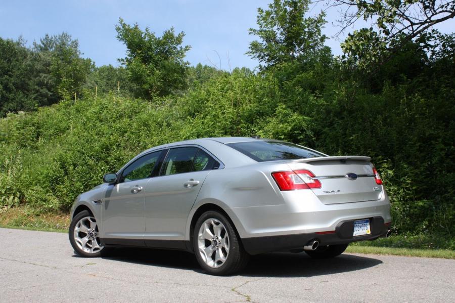 Ford Taurus Sho 2010