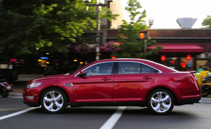 Ford Taurus Sho 2010