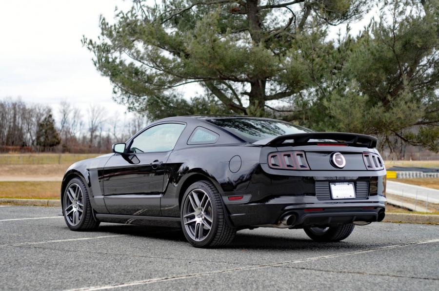 Ford Mustang Boss 302 2013 Black Red