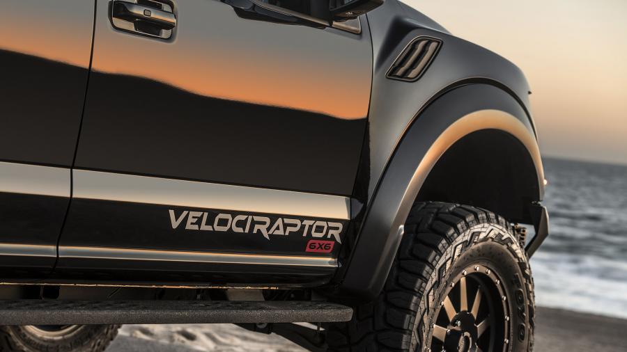 Ford Velociraptor 6x6