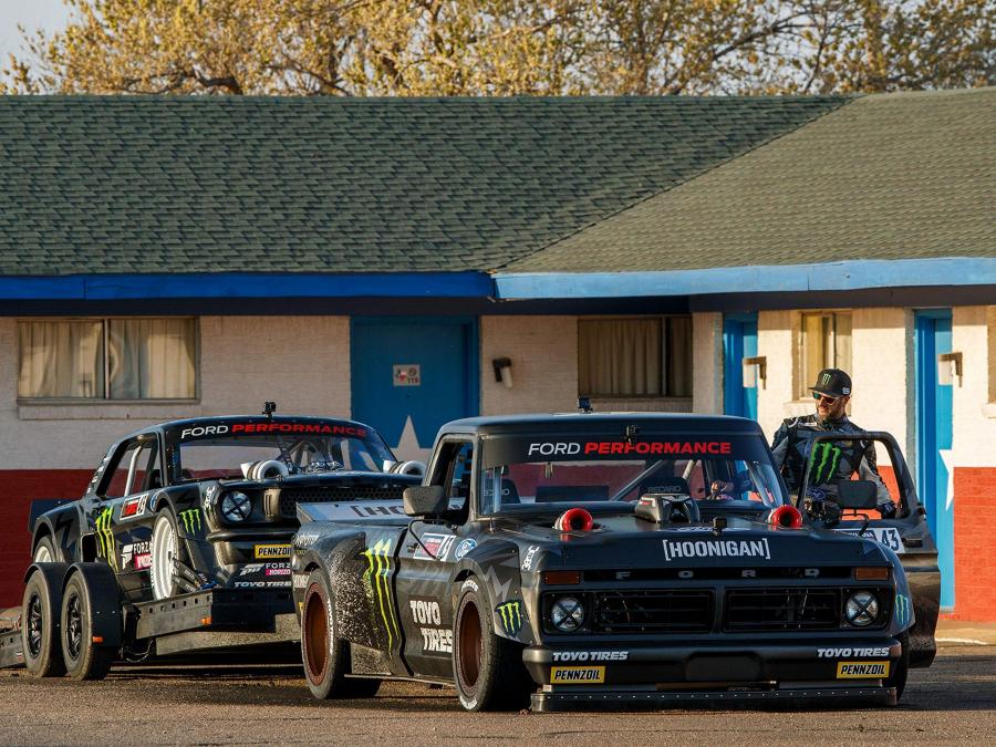 Джимхана Ford Ford Mustang