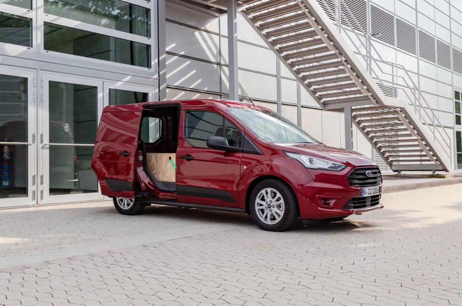 Ford Transit Connect 2018 года выпуска для рынка Всего мира и стран с ...