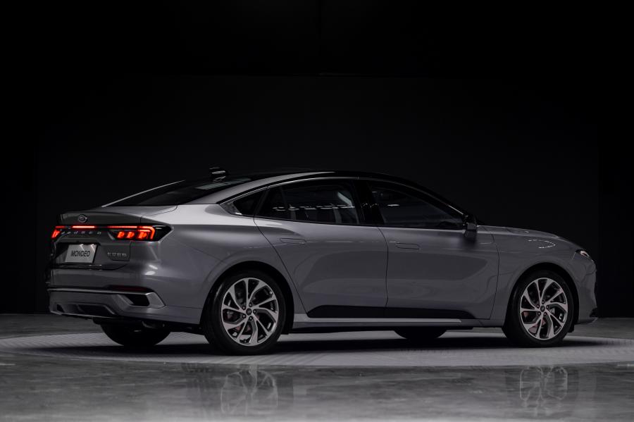  Ford Mondeo 2022 года  (CN) (фото 8 из 12)
