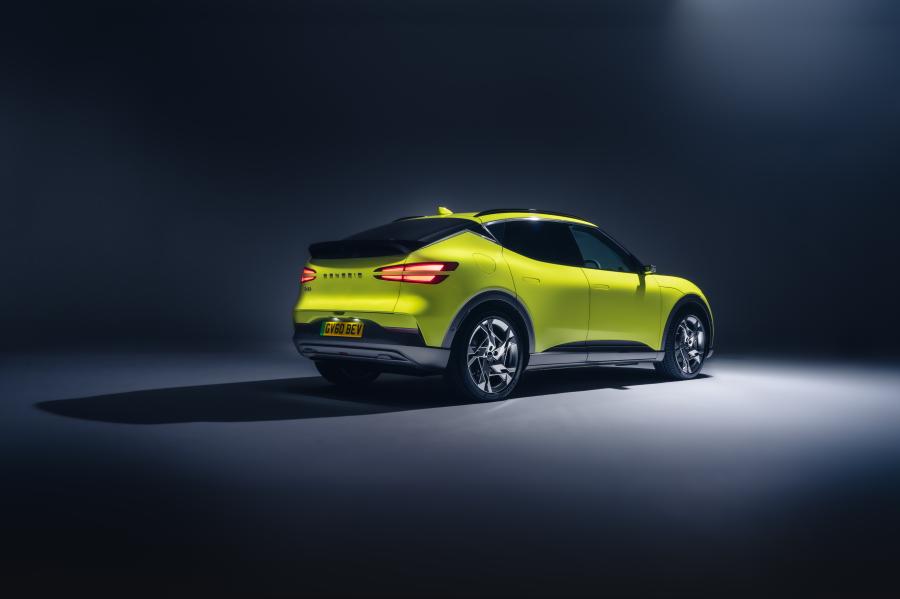  Genesis GV60 2022 года  (UK) (фото 10 из 15)