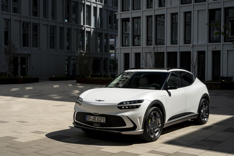  Genesis GV60 2022 года  (EU) (фото 14 из 23)
