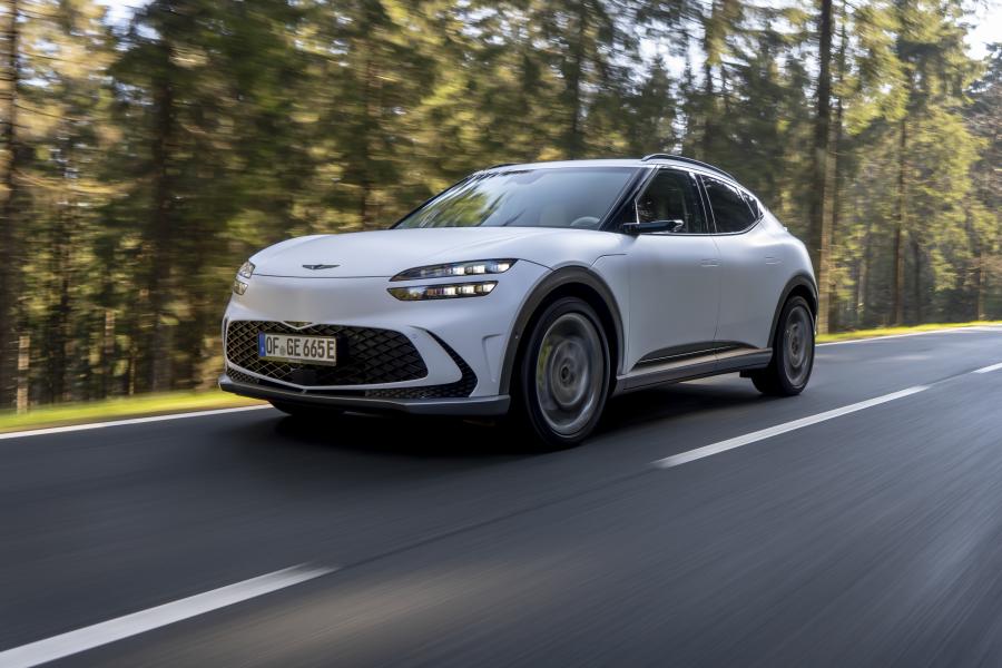  Genesis GV60 2022 года  (EU) (фото 15 из 23)