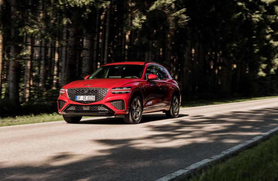  Genesis GV70 2.5T AWD 2021 года  (EU) (фото 9 из 17)