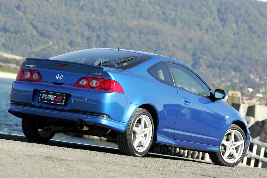 Honda Integra Type-S 2004 года (AU) (фото 3 из 4). Назад. 
