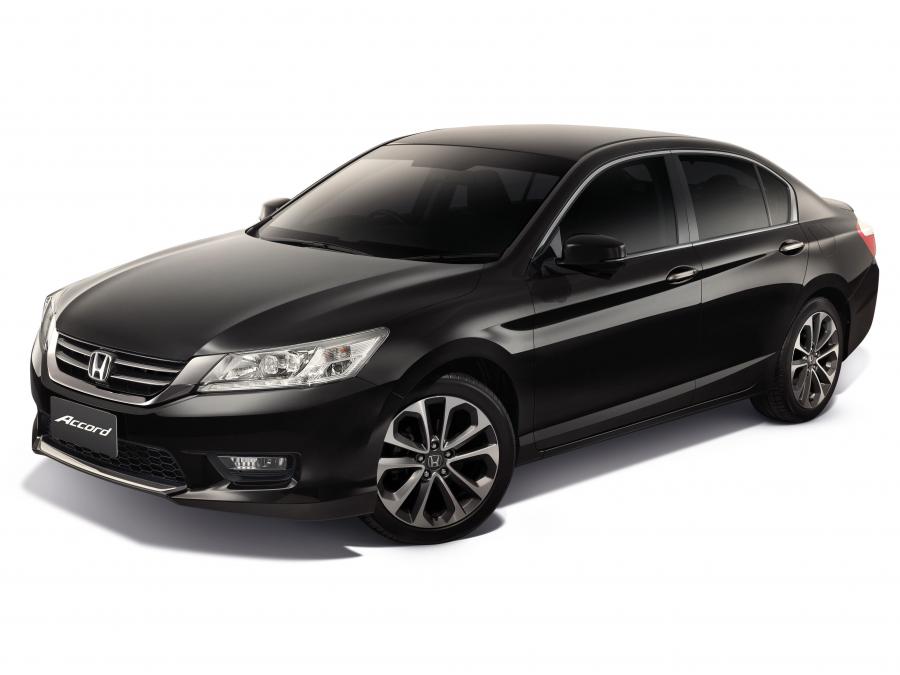 Хонда 2013 года выпуска. Honda Accord 2013. Honda Accord 2013г.в. Хонда Accord 2013. Машина Honda Accord 2008 черная.