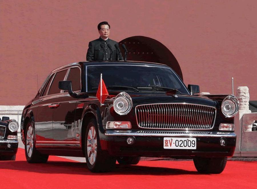 Автомобиль президента китая. Hongqi l5 си Цзиньпин. Лимузин FAW Hong Qi HQE. Хунци лимузин си Цзиньпин. Hongqi президента Китая.