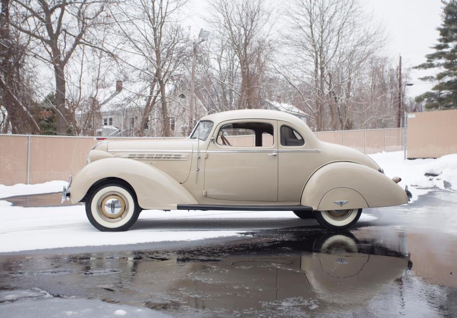 Автомобиль Hudson Deluxe eight