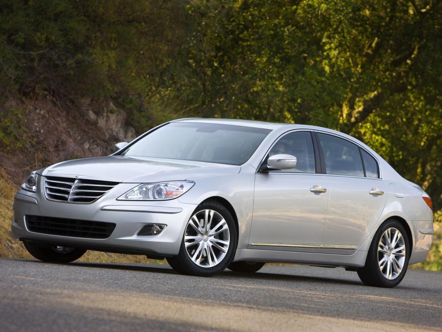 Hyundai Genesis 2008 года выпуска для рынка США. Фото 1. VERcity