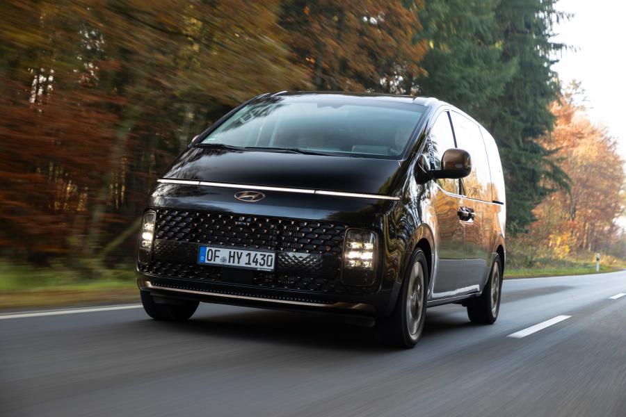  Hyundai Staria 2021 года  (EU) (фото 1 из 15)