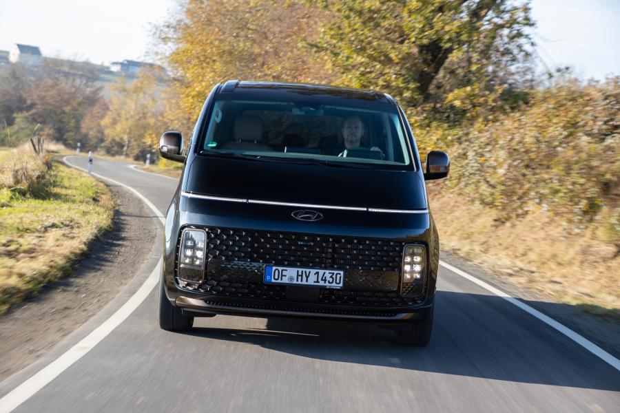  Hyundai Staria 2021 года  (EU) (фото 8 из 15)