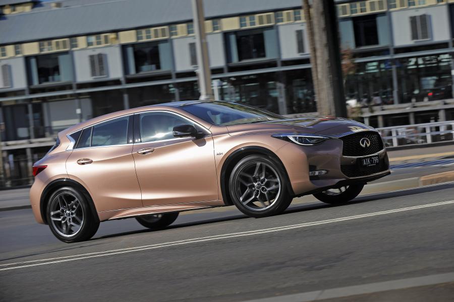 Infiniti q30 Sport