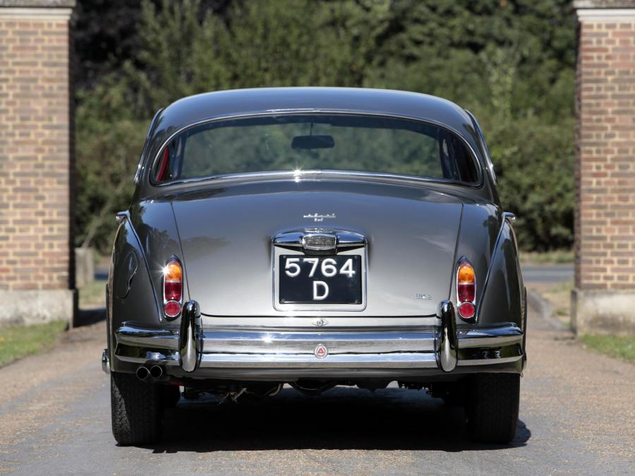 Jaguar MK II 3 8