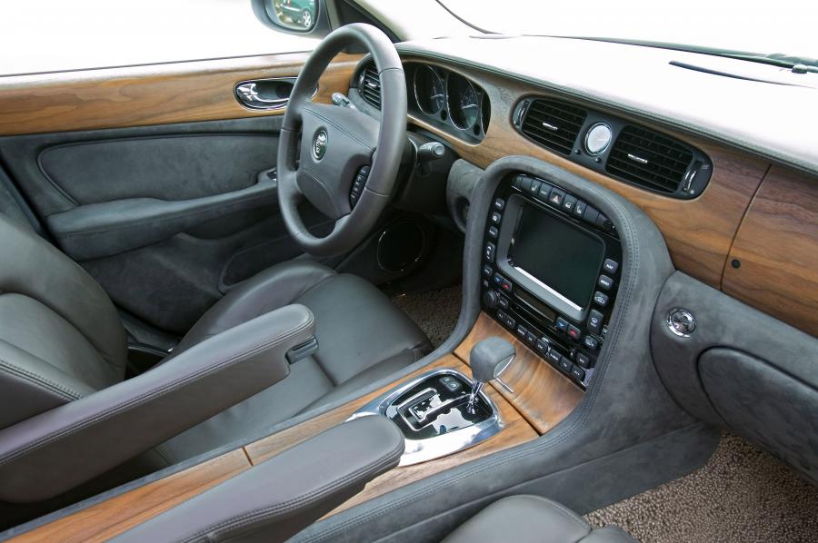 Jaguar x Type 2008 салон