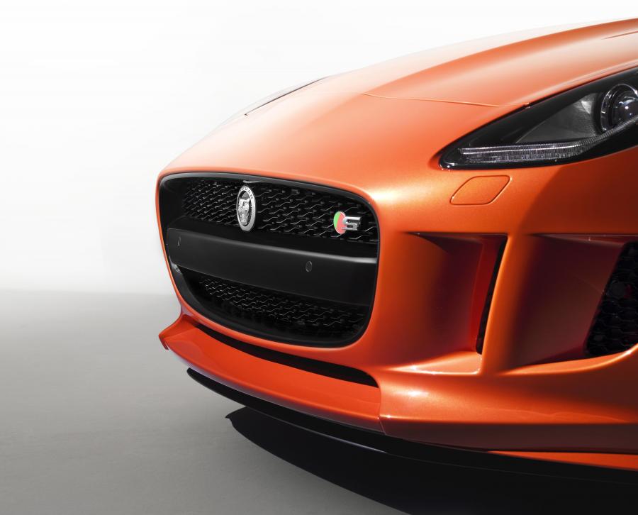 Jaguar f Type 2012