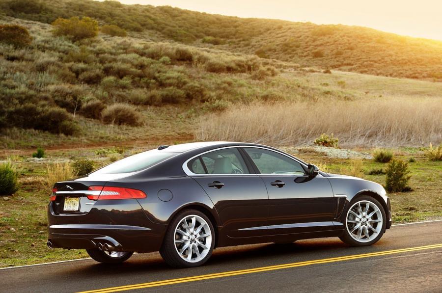 Jaguar XF R 2012