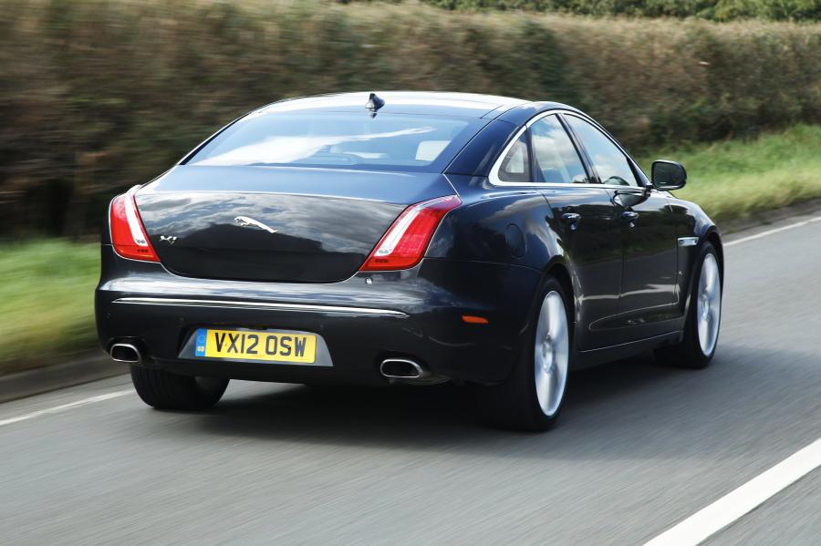 Jaguar XJ vi 2012