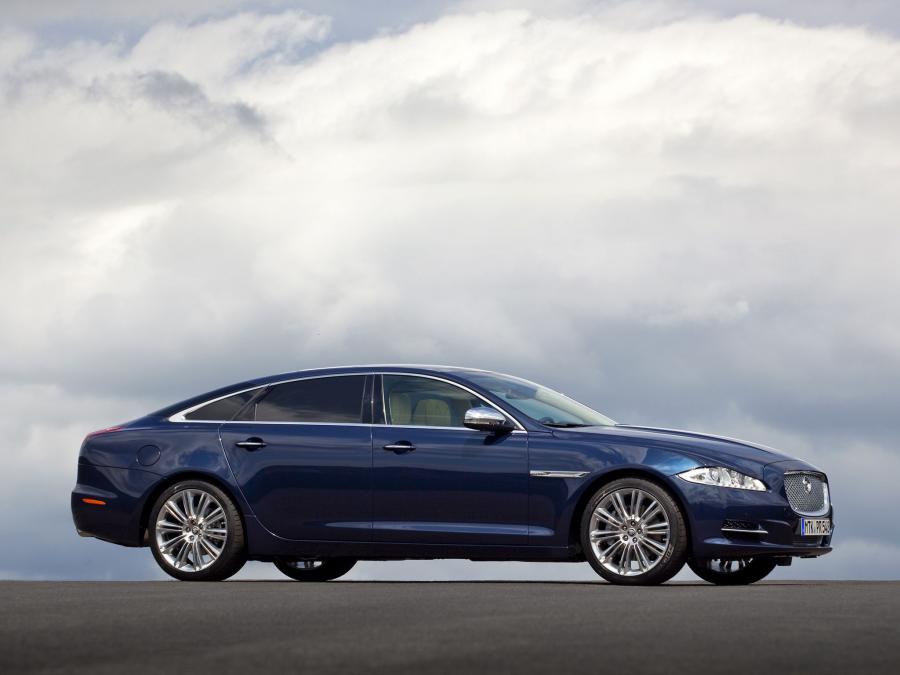 Jaguar XJ vi 2012