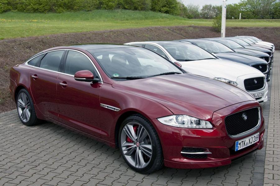 Jaguar XJ vi 2012