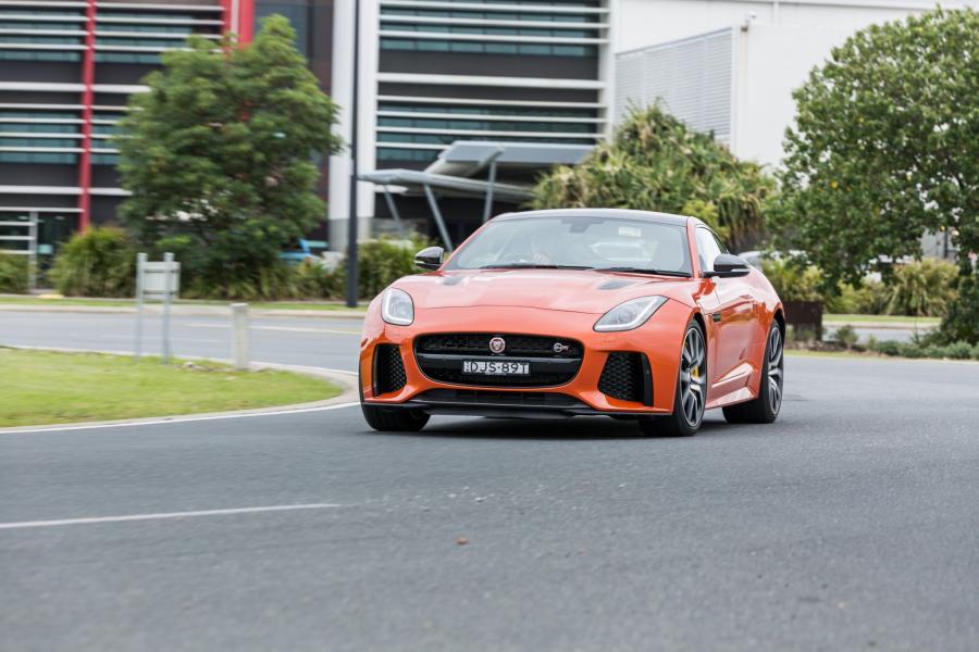 Jaguar f Type SVR 2016