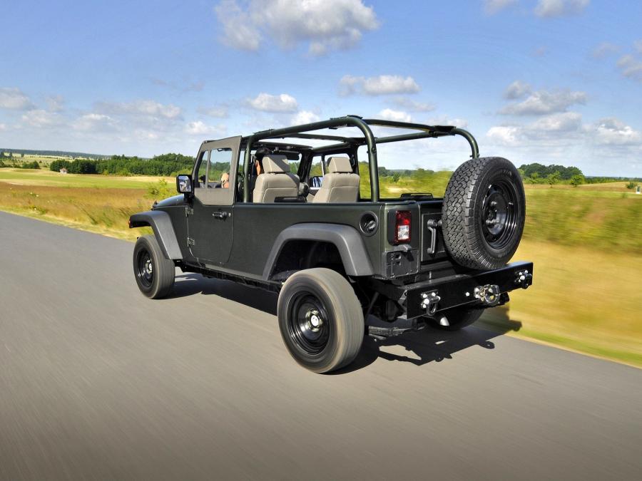 Военный внедорожник Jeep j8