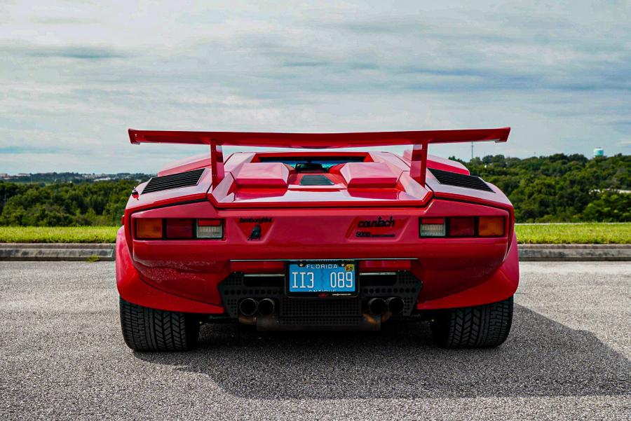 Lamborghini Countach lp5000 s