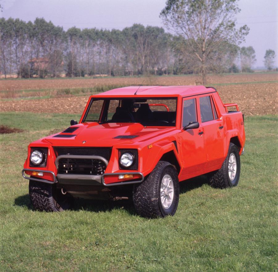 Lamborghini LM002 1990 года выпуска для рынка США и Канады. Фото 1. VERcity