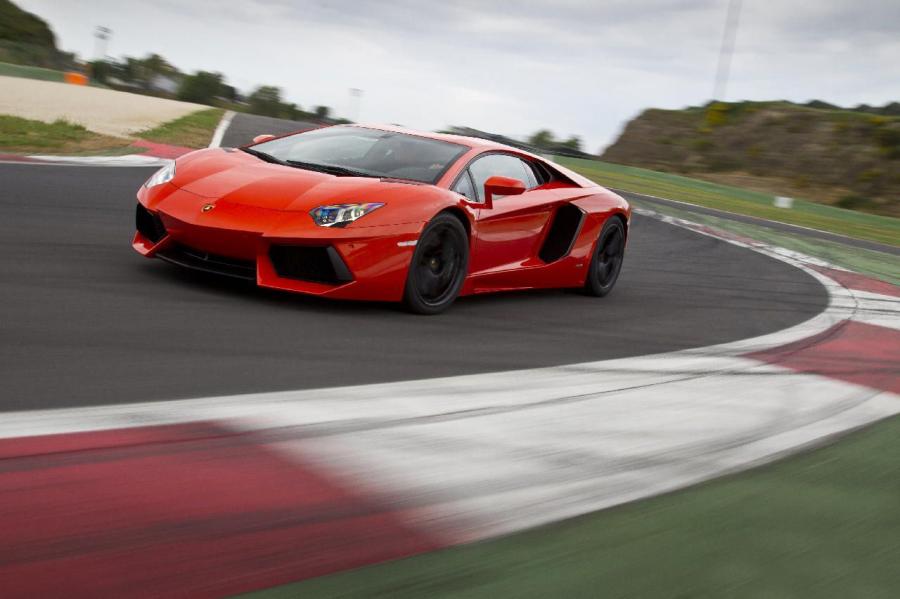 Lamborghini Aventador 2011