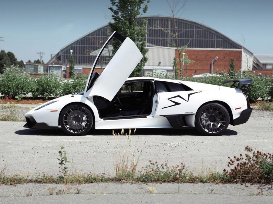 Lamborghini Murcielago SV белая