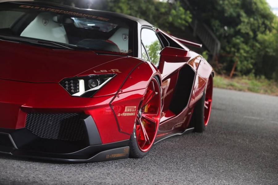 Lamborghini Aventador lp700 4 в обвесе