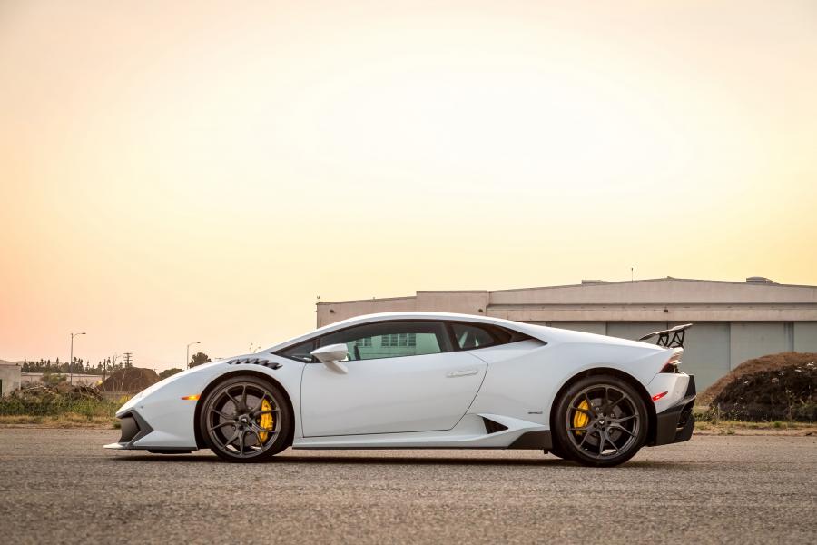 Huracan Performance White