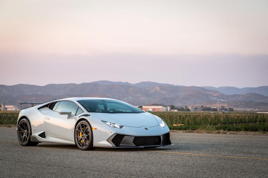 Lamborghini Huracan Р±РµР»С‹Р№