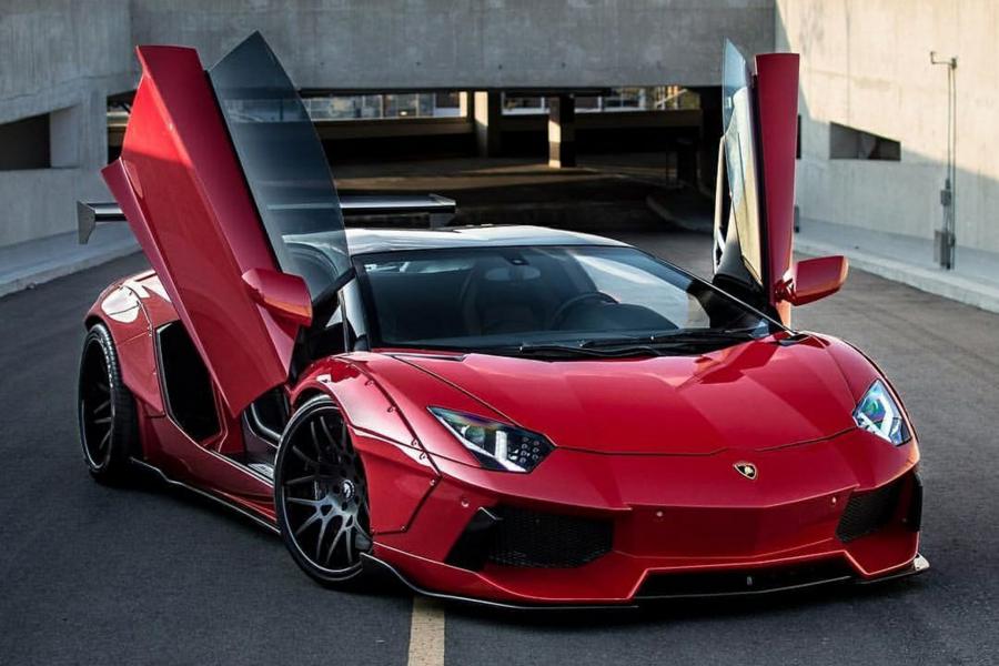 Lamborghini Aventador s красный