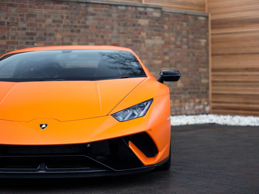 Lamborghini Huracan Performance оранжевая