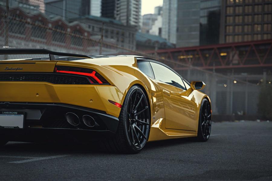 Lamborghini Huracan желтая