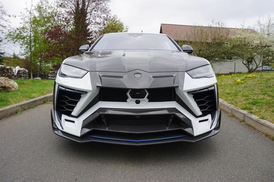 2021 Mansory Lamborghini Urus venatus